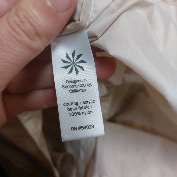 Athleta lightweight nylon pink vest - Picture 8 of 8